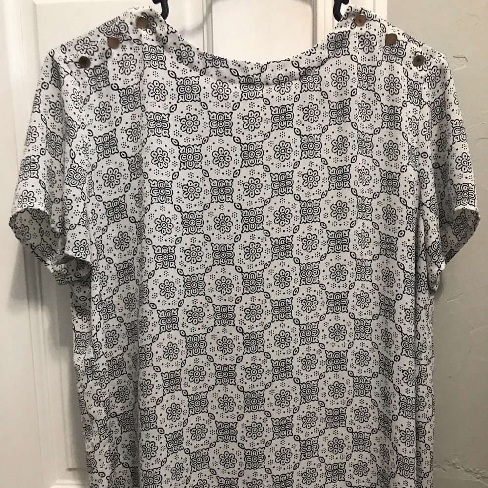 Loft navy/white patterned blouse top